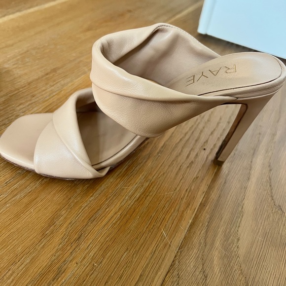 Raye Heels - Picture 3 of 5